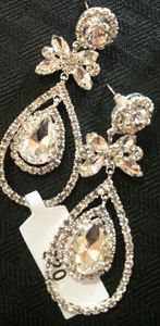 🆕 Silver rhinestone earrings